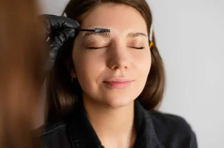 Inicio 1 Tratamiento de micropigmentación de cejas en Vitoria-Gasteiz