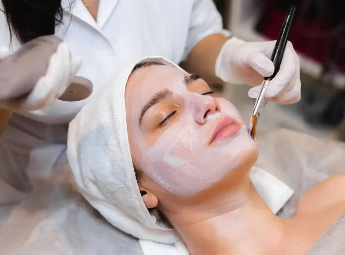 Limpieza-Facial-qbella-pwmo-e1756308126216